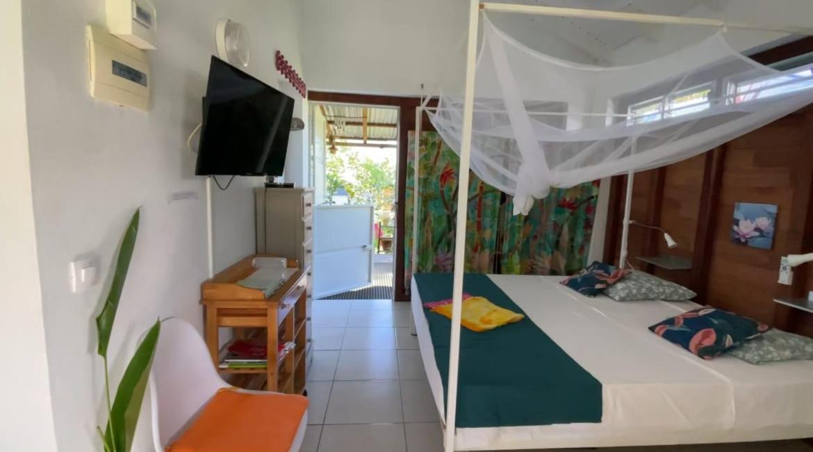 Gite Cajou Dans Jardin Tropical Ventile A Sainte-Anne Екстер'єр фото